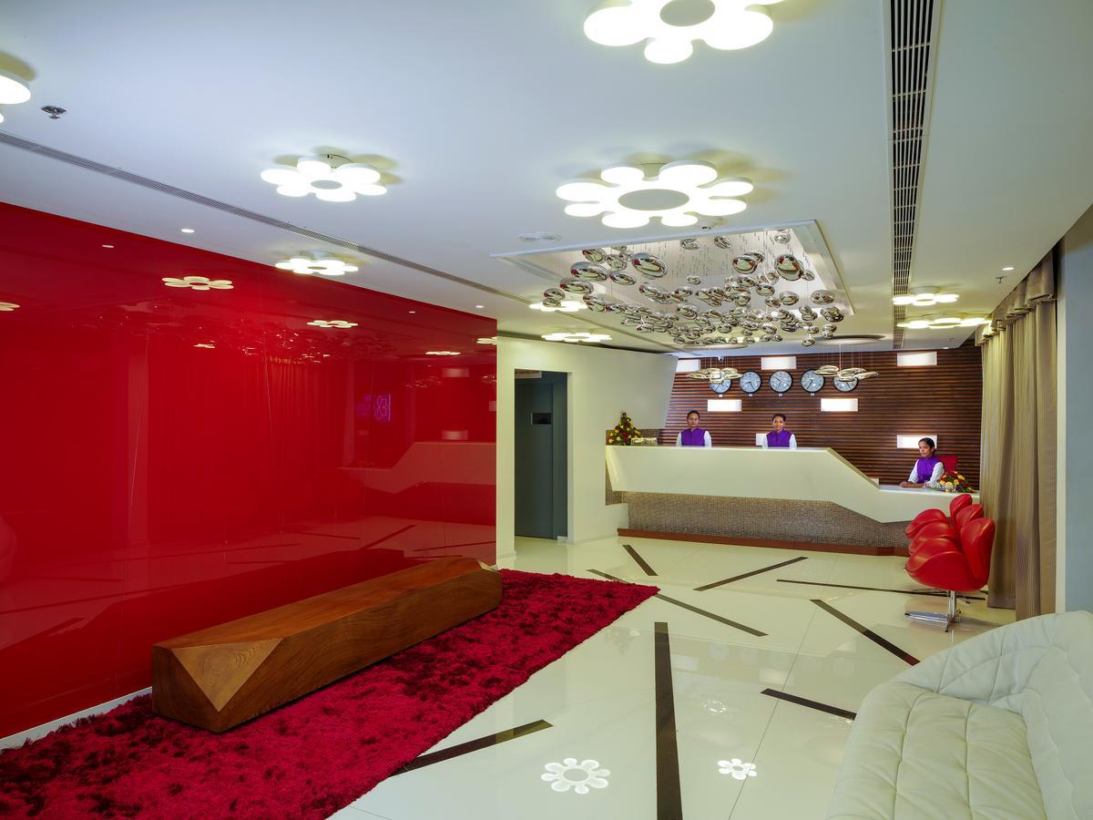 Hotel The Blooms Cochin Kochi Esterno foto