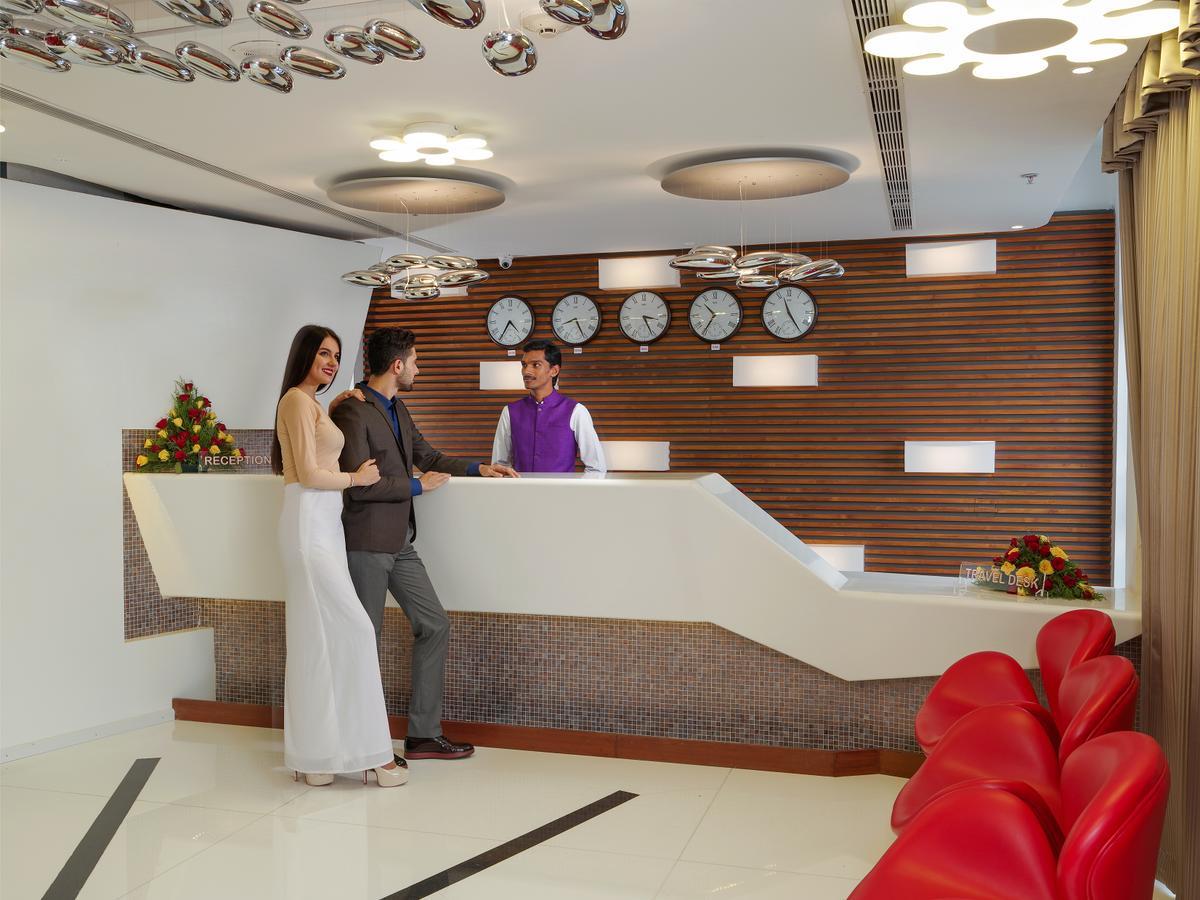Hotel The Blooms Cochin Kochi Esterno foto