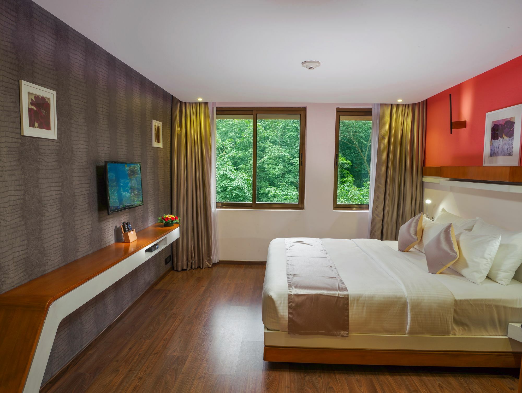 Hotel The Blooms Cochin Kochi Esterno foto